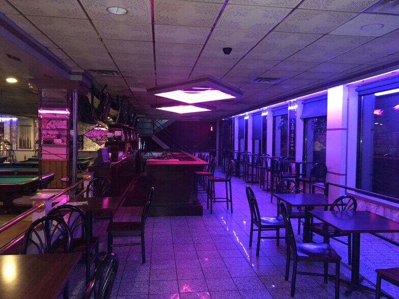 More Photos Of 2020 White Plains Rd, Bronx Storefront Retail Office For Sale