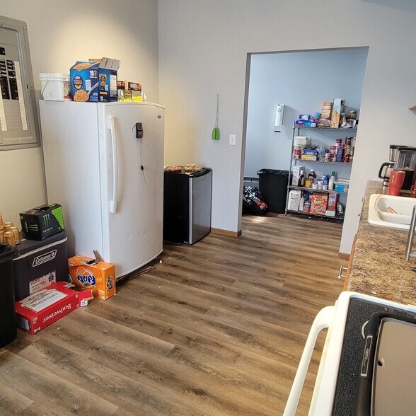 More Photos Of 735 Dimery Ave, Beaver Crossing Convenience Store For Sale