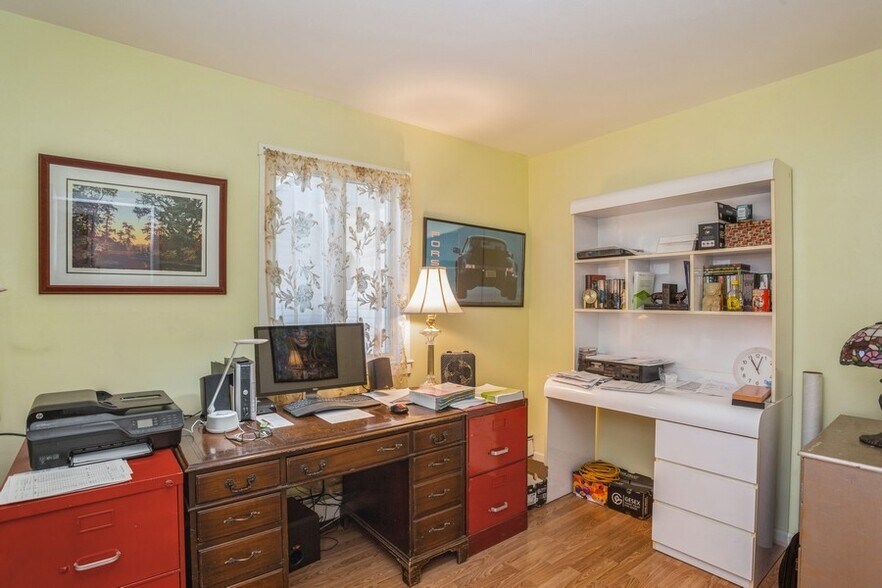 More Photos Of 626 Canal Rd, Mount Sinai Office For Lease