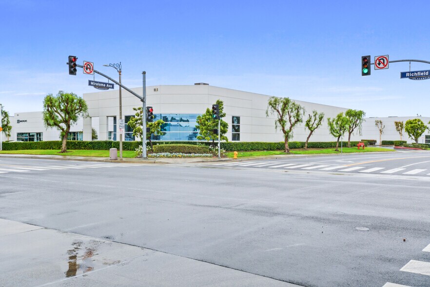 More Photos Of 1101 S Richfield Rd, Placentia Warehouse For Sale