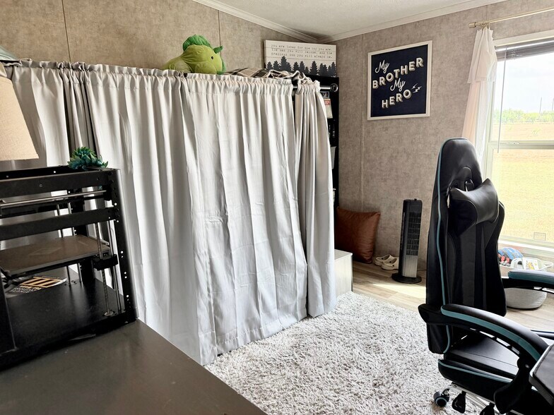 More Photos Of 14951 Interstate 35 Expy, Moore Flex For Sale