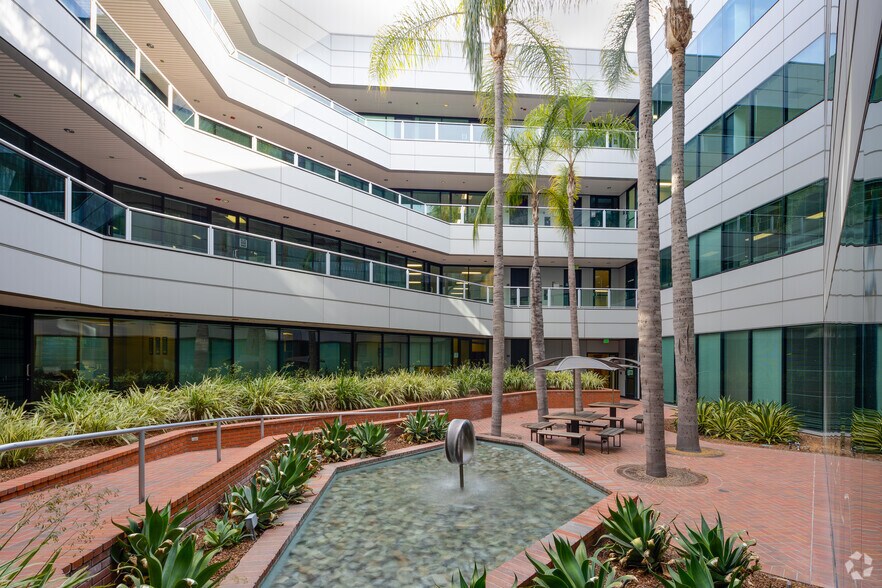 More Photos Of 625 The City Dr S, Orange Office For Lease