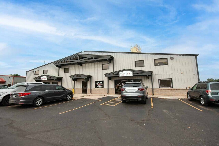 More Photos Of 8017 S 1st St, Wellington Warehouse For Lease