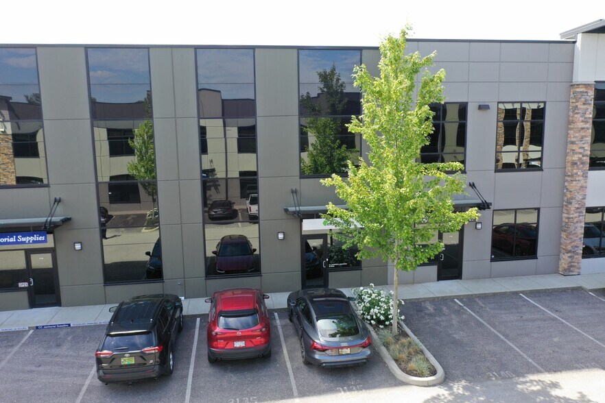 More Photos Of 580 Nicola Ave, Port Coquitlam Warehouse For Lease