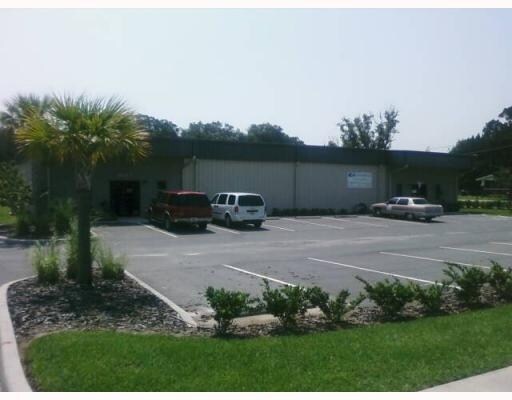 More Photos Of 304 Richey Rd, Leesburg Warehouse For Lease