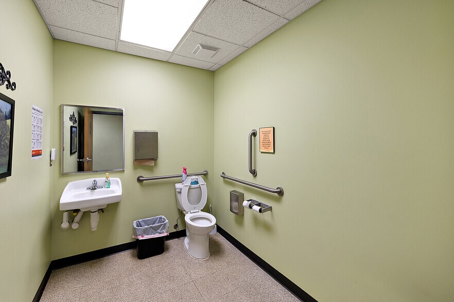 More Photos Of 1794 N Lapeer Rd, Lapeer Medical For Sale