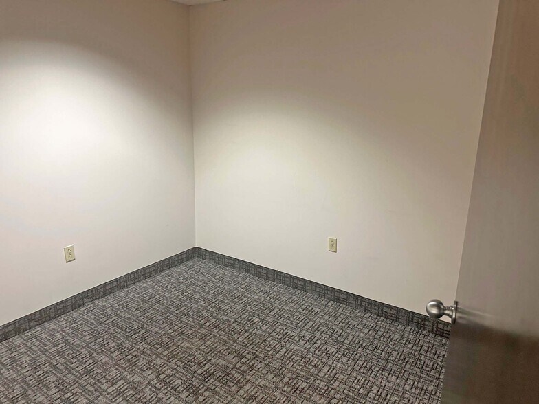 More Photos Of 390 Pierce St, Kingston Medical For Lease