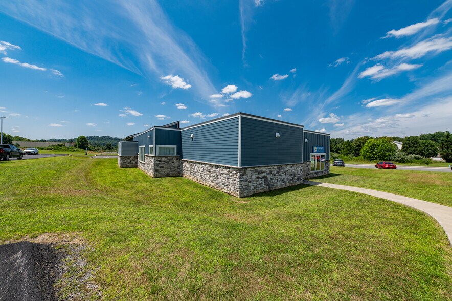 More Photos Of 74 Erin Dr, Morgantown Office For Sale