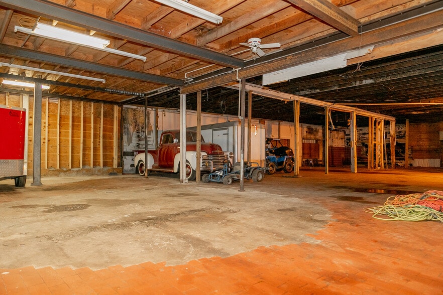 More Photos Of 119 Oldham St, Houston Warehouse For Sale