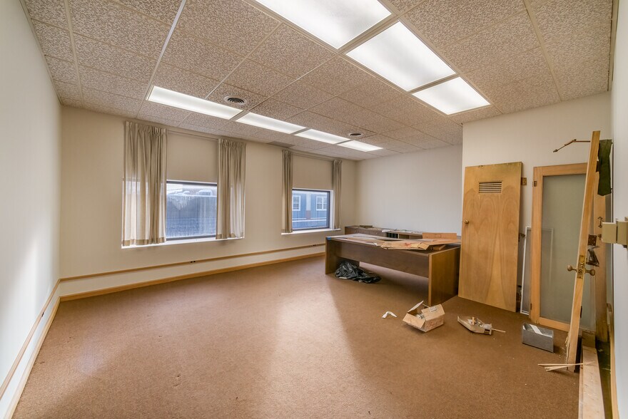 More Photos Of 100-106 S Main st, Ishpeming Bank For Sale