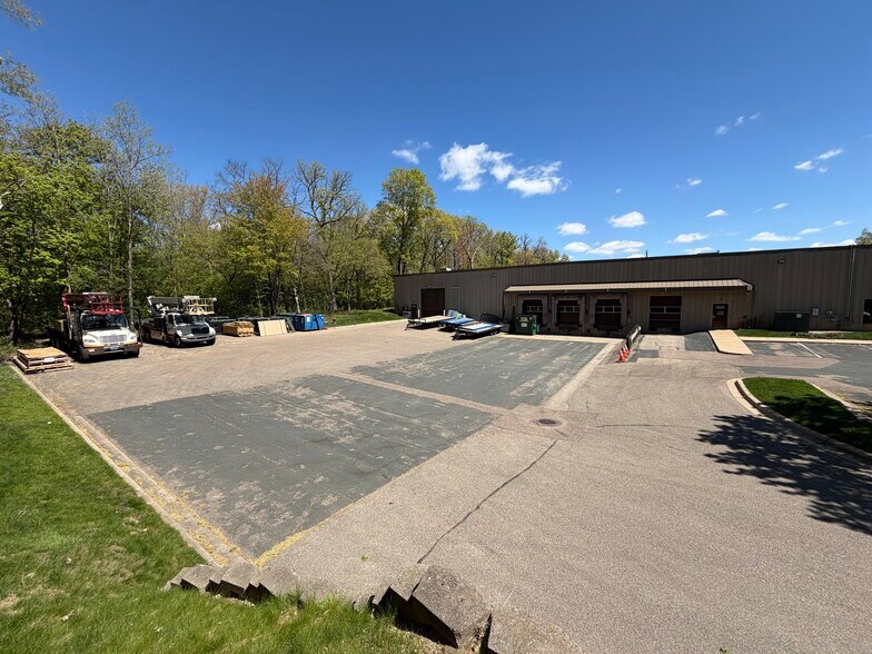 More Photos Of 7660 Quattro Dr, Chanhassen Warehouse For Sale