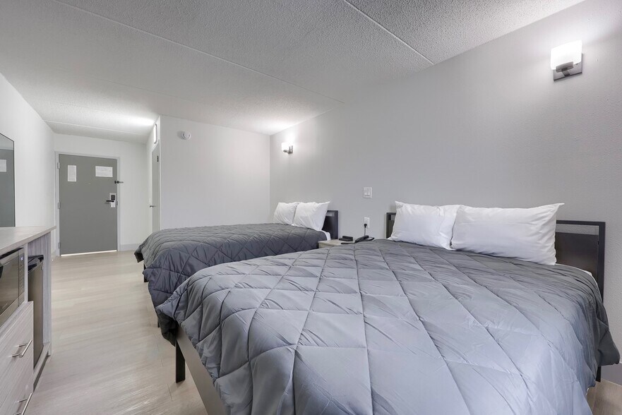 More Photos Of 2140 Lincoln Hwy E, Lancaster Hotel For Sale