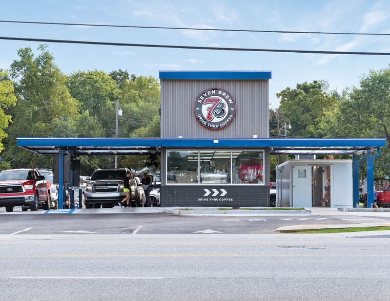 Primary Photo Of 8023 Cantrell Rd, Little Rock Fast Food For Sale