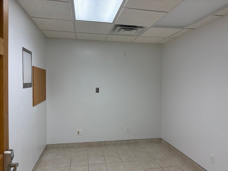 More Photos Of 1616 Cloquet Ave, Cloquet Medical For Sale