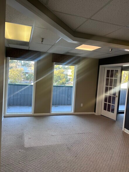More Photos Of 37 New Orleans Rd, Hilton Head Island Coworking Space