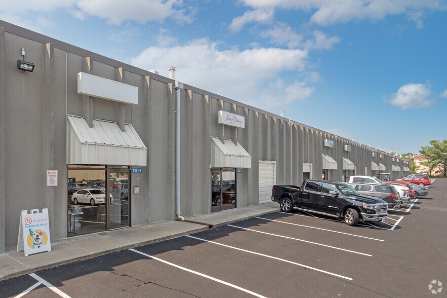 More Photos Of 7401 Fullerton Rd, Springfield Warehouse For Lease