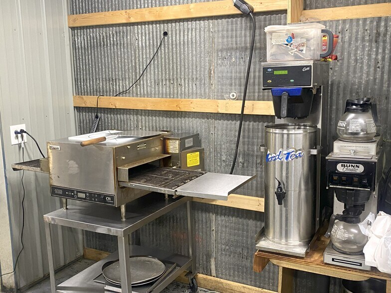 More Photos Of 219 Main St, Hale Flex For Sale