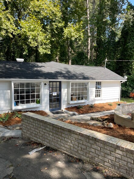 More Photos Of 216 E Memorial Dr, Dallas Storefront Retail Office For Sale