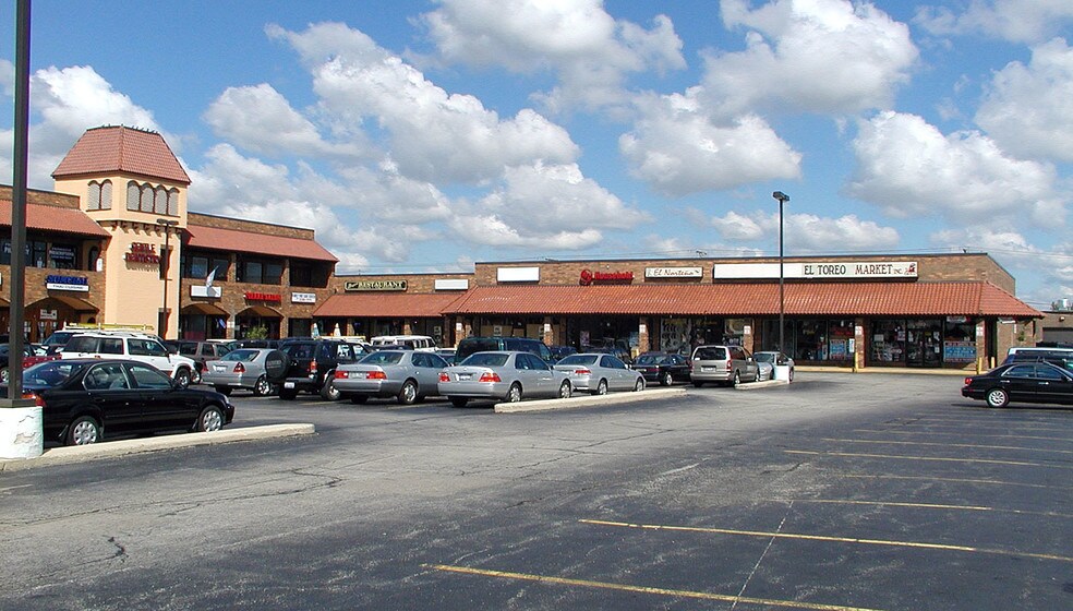 More Photos Of 229 W Grand Ave, Bensenville General Retail For Lease