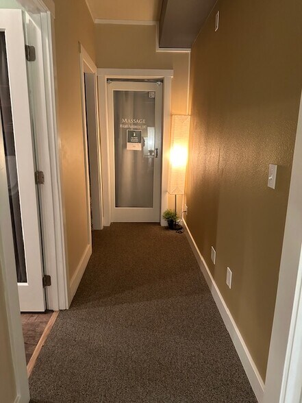 More Photos Of 390 NE Hostmark St, Poulsbo Office For Lease