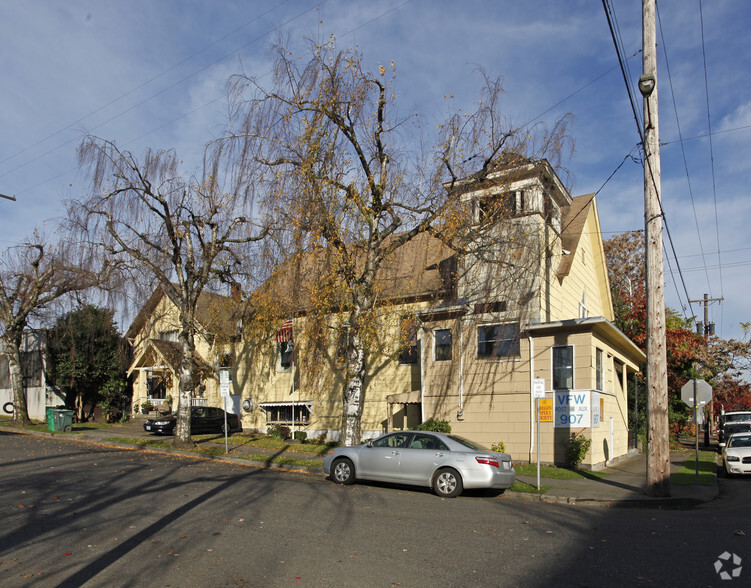 Primary Photo Of 825-837 SE Mill St, Portland Lodge Meeting Hall For Sale