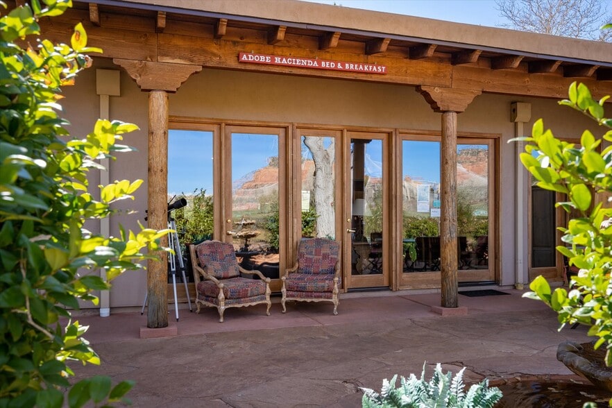 More Photos Of 10 Rojo Dr, Sedona Hotel For Sale