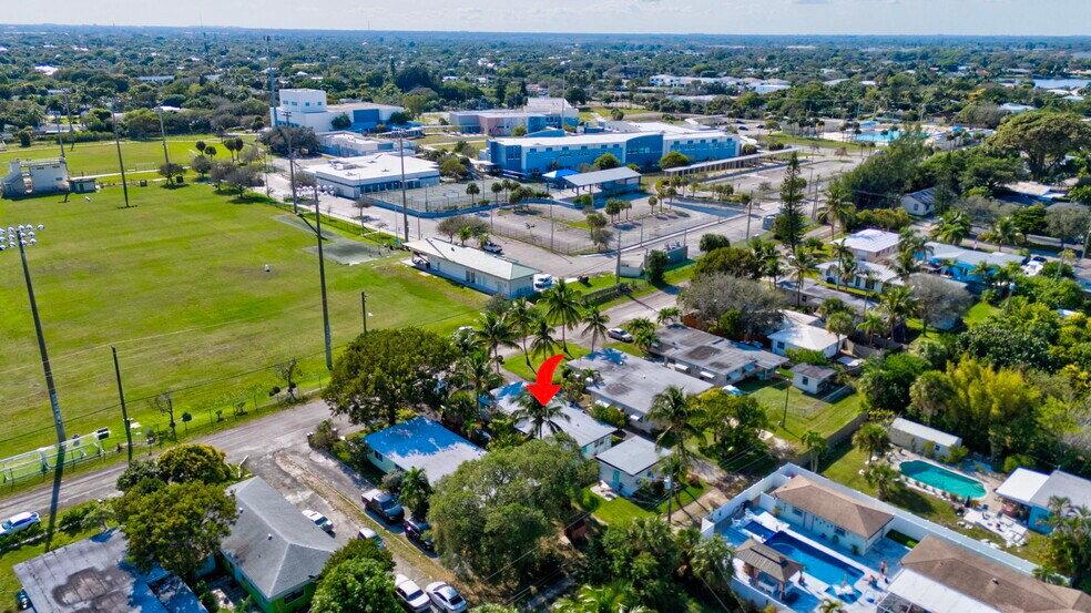 More Photos Of 323 De Carie St, Delray Beach Apartments For Sale