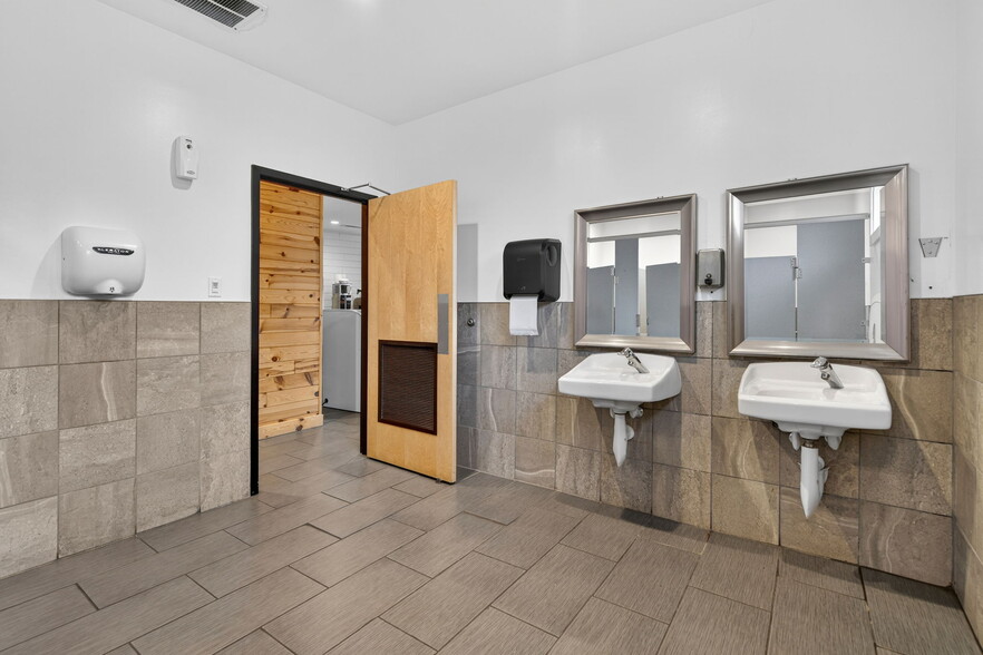 More Photos Of 11669 Lee Hwy, Sperryville Restaurant For Sale