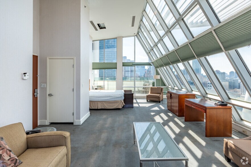 More Photos Of 39-05 29th St, Long Island City Hotel For Sale