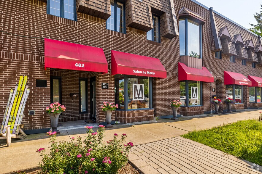 More Photos Of 482-484 Boul Beaconsfield, Beaconsfield Storefront Retail Office For Lease