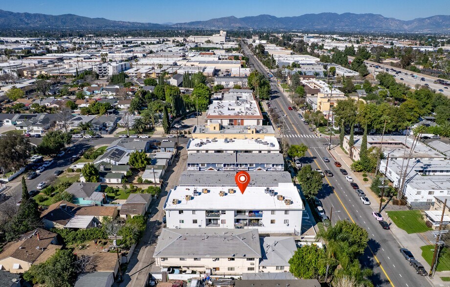 More Photos Of 7437 Haskell Ave, Van Nuys Apartments For Sale
