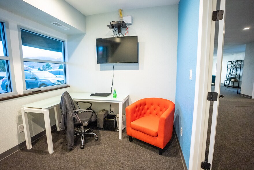 More Photos Of 2708 E Fountain Blvd, Colorado Springs Freestanding For Sale