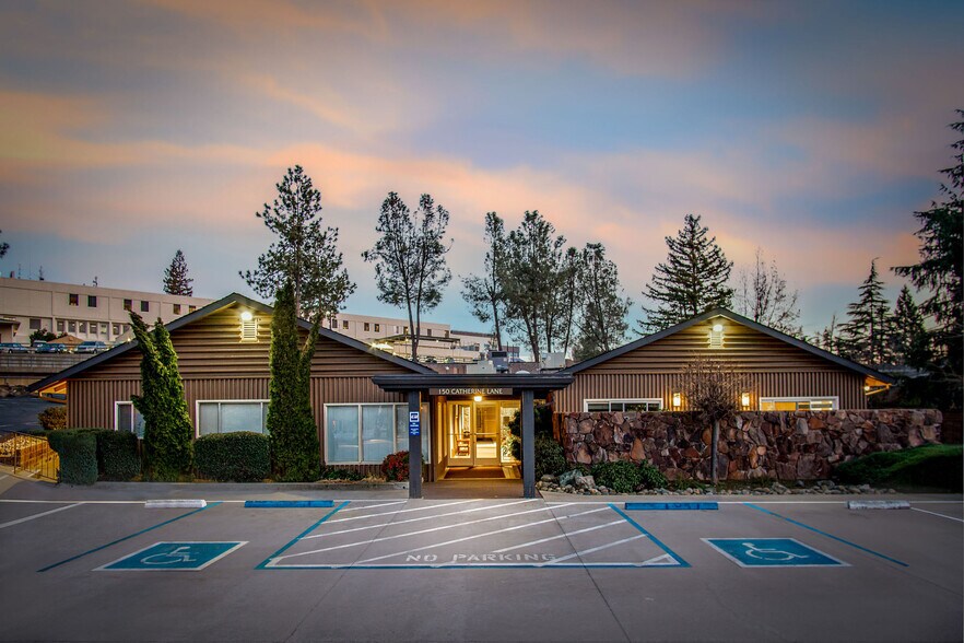 Primary Photo Of 150 Catherine Ln, Grass Valley Medical For Sale