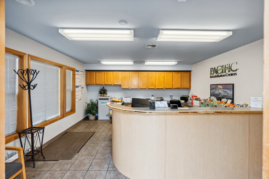 More Photos Of 126 15th St SE, Puyallup Medical For Sale