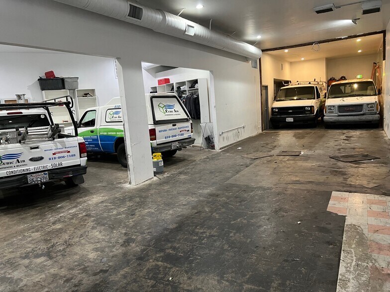 More Photos Of 9121 Woodman Ave, Arleta Storefront Retail Office For Sale