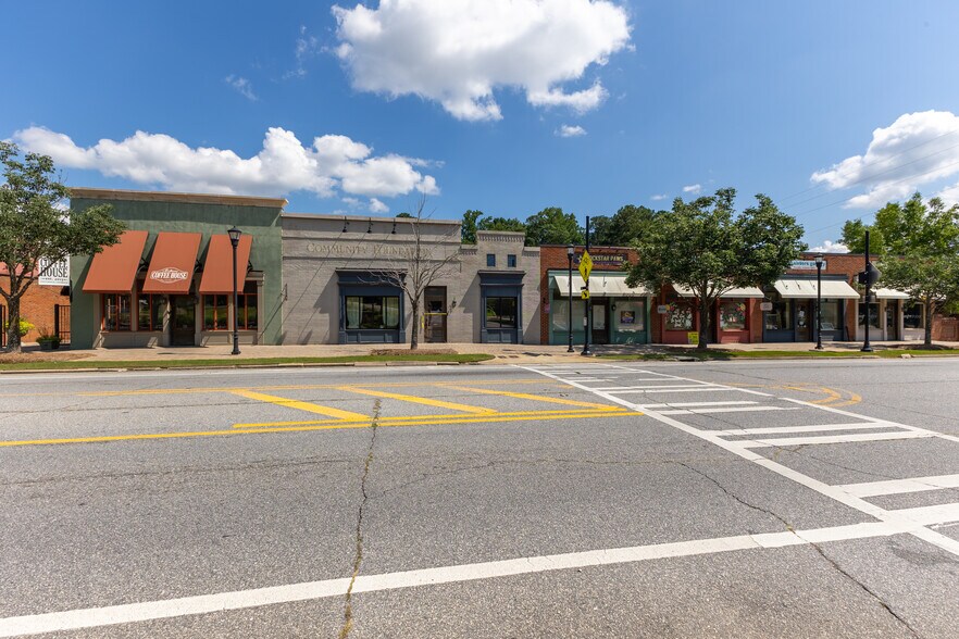 More Photos Of 1358 13th St, Columbus Storefront Retail Office For Lease