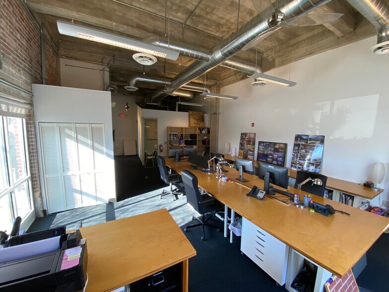 More Photos Of 1307 W Morehead St, Charlotte Office For Lease
