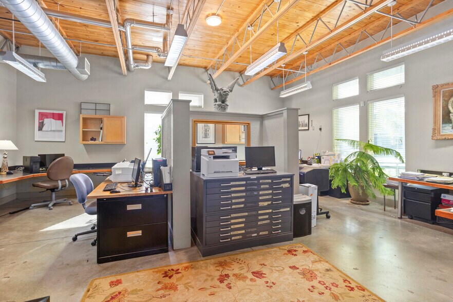 More Photos Of 814 Pennsylvania Ave, Fort Worth Loft Creative Space For Sale