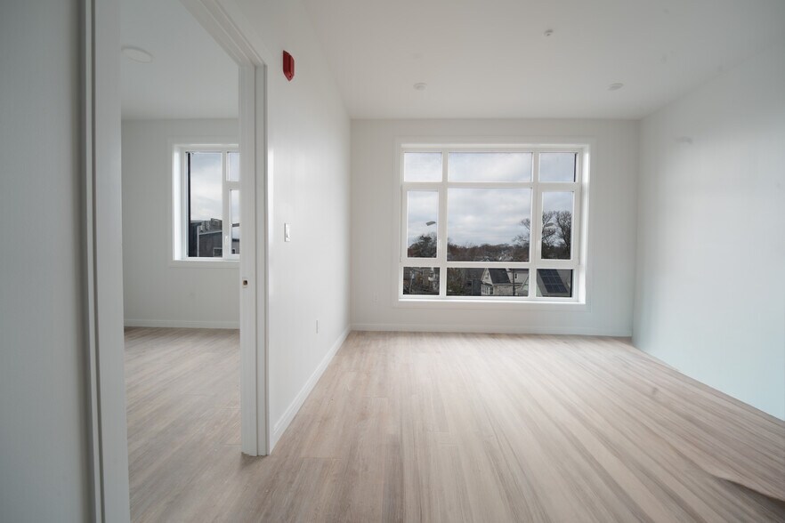 More Photos Of 13 Warwick St, Somerville Apartments For Sale