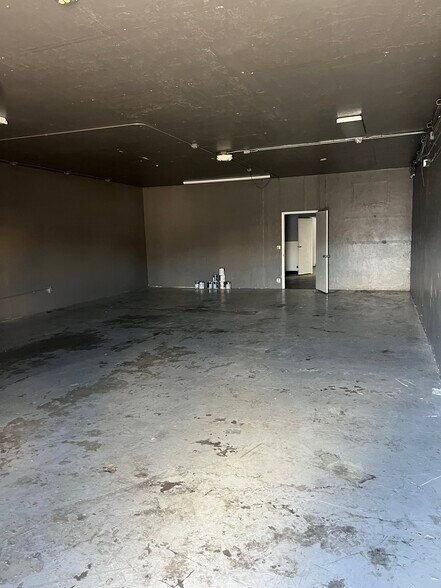 More Photos Of 397-399 Greg St, Sparks Light Distribution For Lease