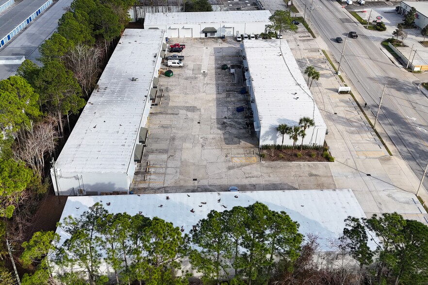 More Photos Of 4949 Sunbeam Rd, Jacksonville Unknown For Lease