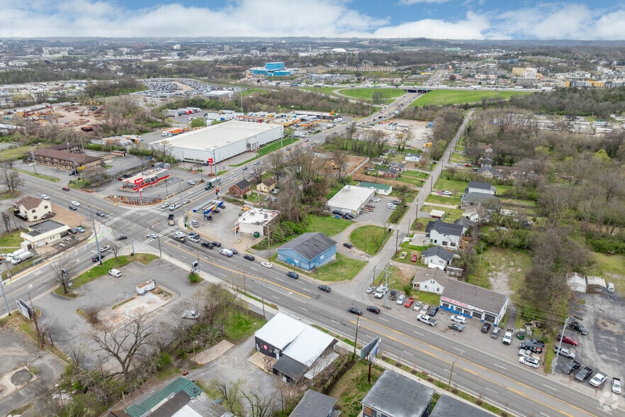 More Photos Of 2208 Dickerson Pike, Nashville Warehouse For Lease