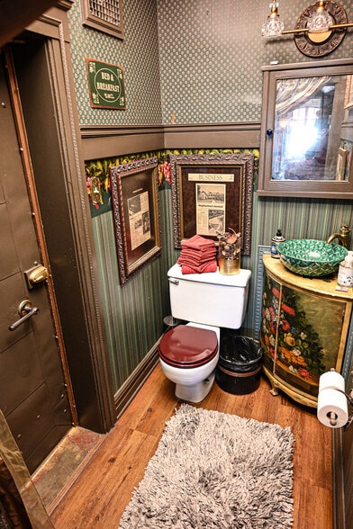 More Photos Of 1272 SW Fillmore St, Topeka Hospitality For Sale