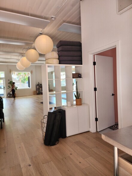 More Photos Of 5628-5630 York Blvd, Los Angeles Storefront Retail Residential For Sale