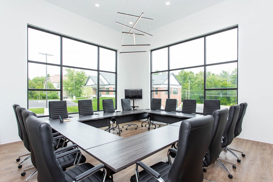 More Photos Of 65 Saratoga Rd, Glenville Medical For Lease