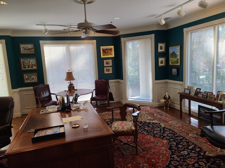 More Photos Of 52 New Orleans Rd, Hilton Head Island Office For Sale