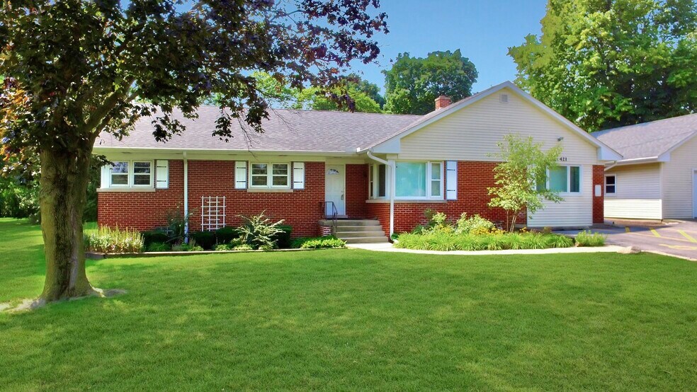 More Photos Of 22W421 ARMY TRAIL RD, Addison Flex For Sale