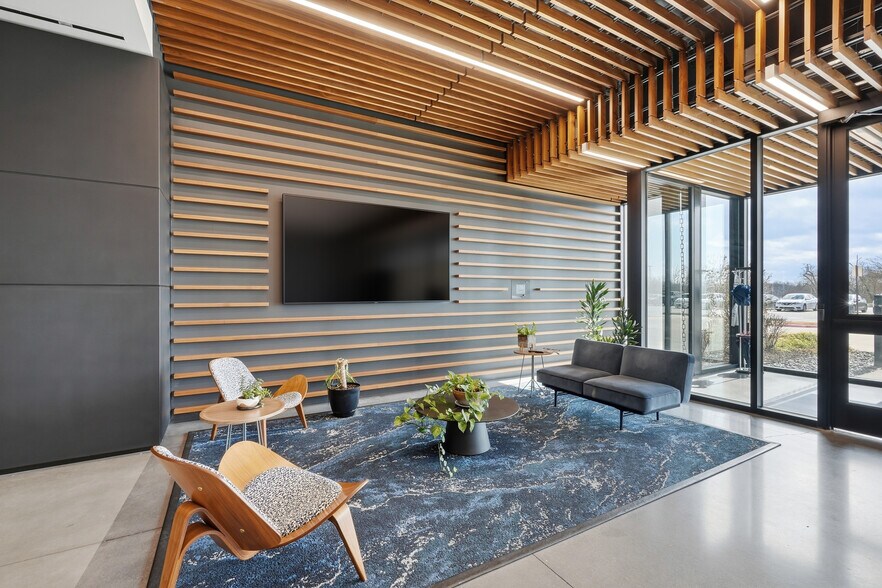 More Photos Of 4909 W Magnolia St, Rogers Office For Lease