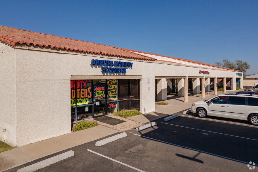 More Photos Of 9421 W Bell Rd, Sun City Unknown For Lease