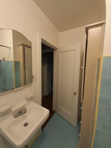 More Photos Of 3226 W St, Sacramento Apartments For Sale